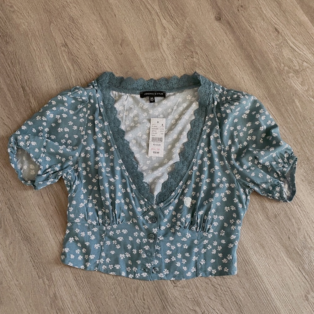 Kendal & Kylie crop shirt set